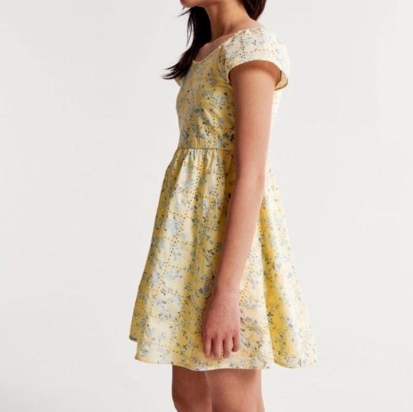 Abercrombie & Fitch Kids Ruffle Sleeve Dress Yellow & Blue Floral Size 13/14 - Picture 3 of 15